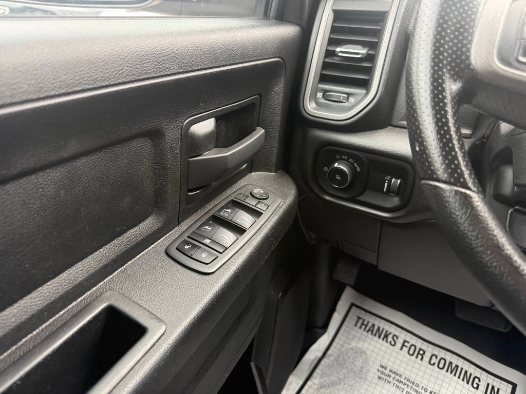 Ram 2500 Vehicle Full-screen Gallery Image 31
