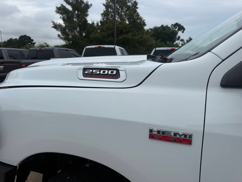 Ram 2500 Vehicle Full-screen Gallery Image 36