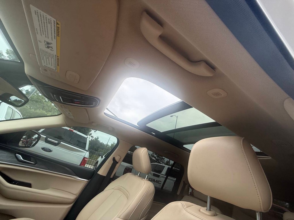 Jeep Grand Cherokee L Vehicle Full-screen Gallery Image 34