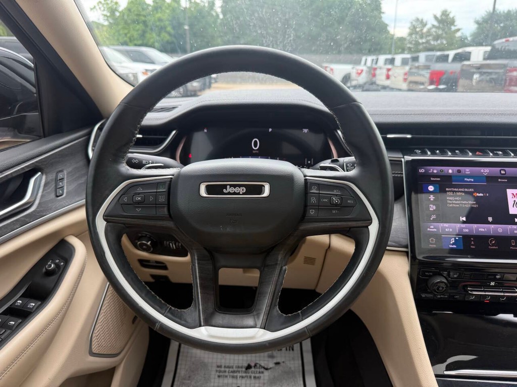 Jeep Grand Cherokee L Vehicle Full-screen Gallery Image 37