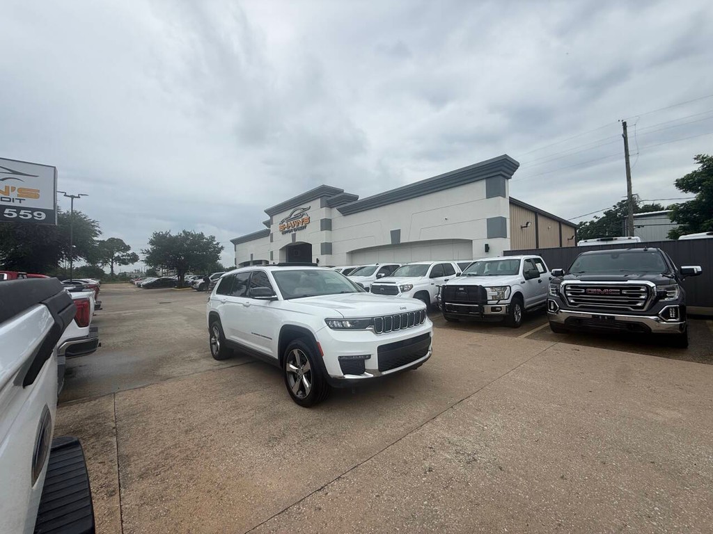 Jeep Grand Cherokee L Vehicle Full-screen Gallery Image 50
