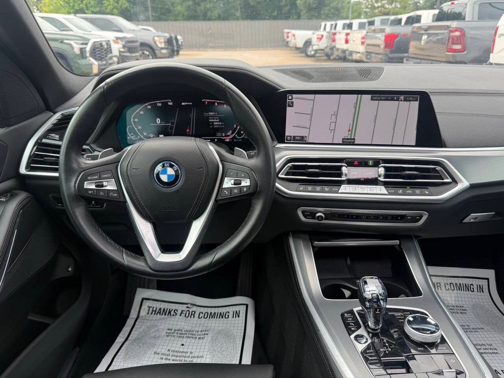 BMW X5 Vehicle Full-screen Gallery Image 21