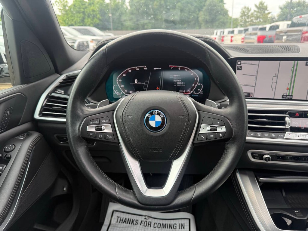 BMW X5 Vehicle Full-screen Gallery Image 22