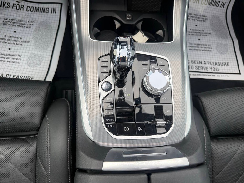 BMW X5 Vehicle Full-screen Gallery Image 29
