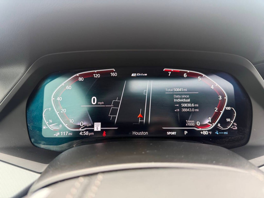 BMW X5 Vehicle Full-screen Gallery Image 33