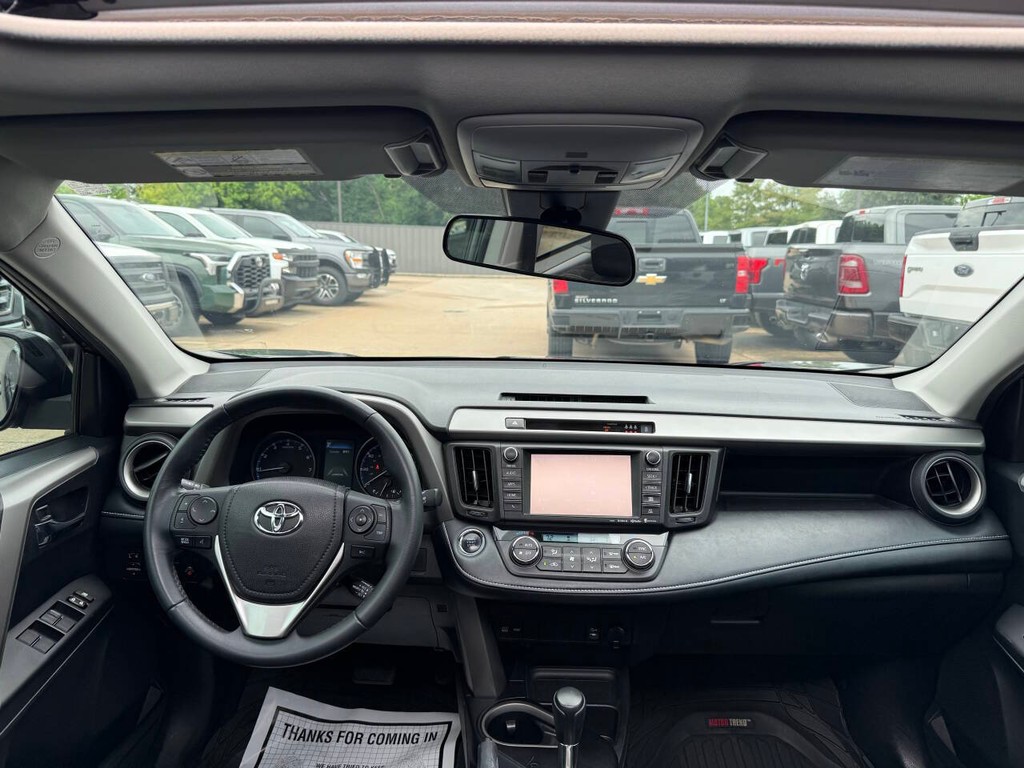 Toyota RAV4 Vehicle Full-screen Gallery Image 17