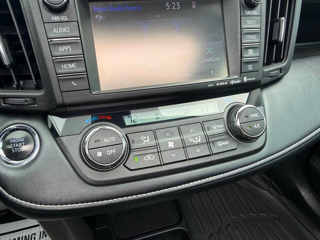 Toyota RAV4 Vehicle Full-screen Gallery Image 27
