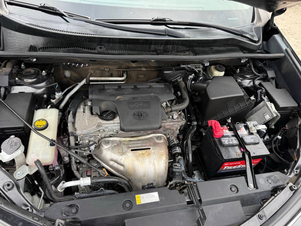 Toyota RAV4 Vehicle Full-screen Gallery Image 34