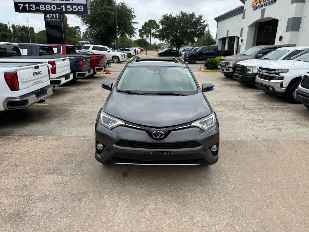 Toyota RAV4 Vehicle Full-screen Gallery Image 39