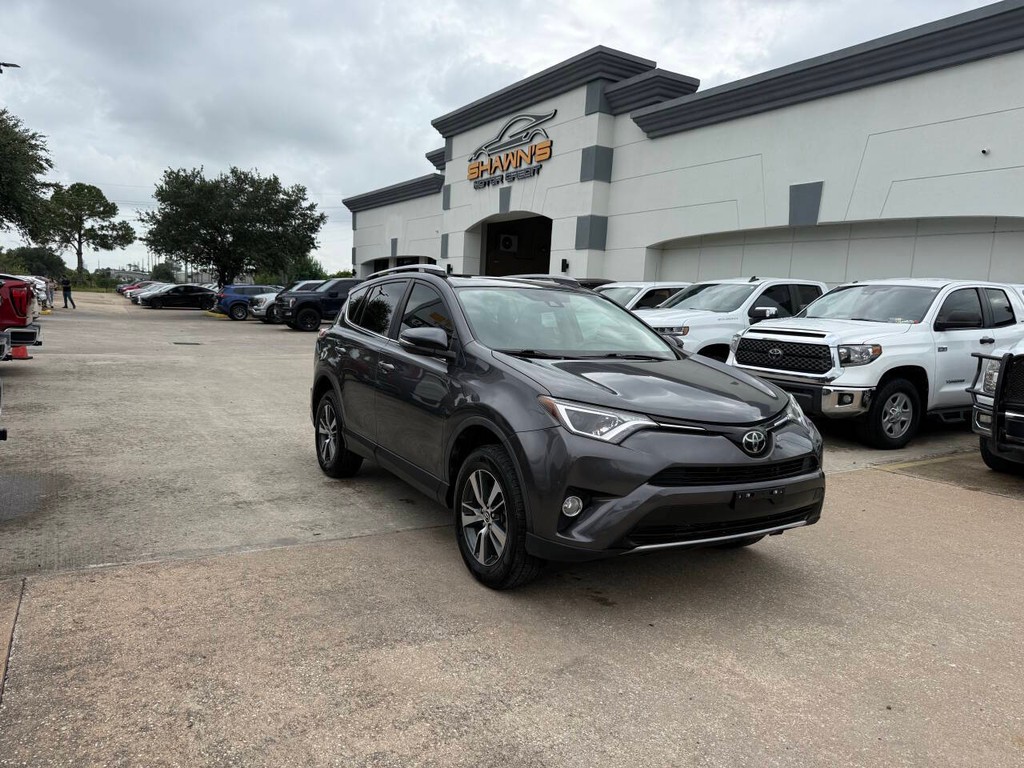 Toyota RAV4 Vehicle Full-screen Gallery Image 41