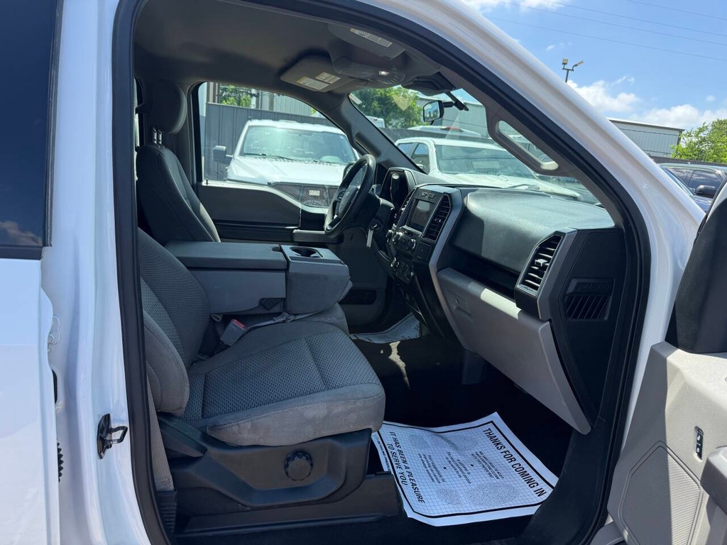 Ford F-150 Vehicle Full-screen Gallery Image 10