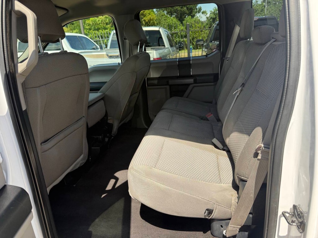 Ford F-150 Vehicle Full-screen Gallery Image 13