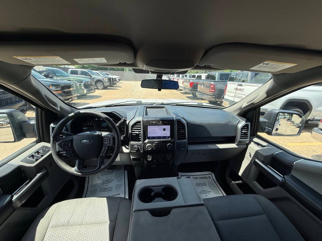 Ford F-150 Vehicle Full-screen Gallery Image 18