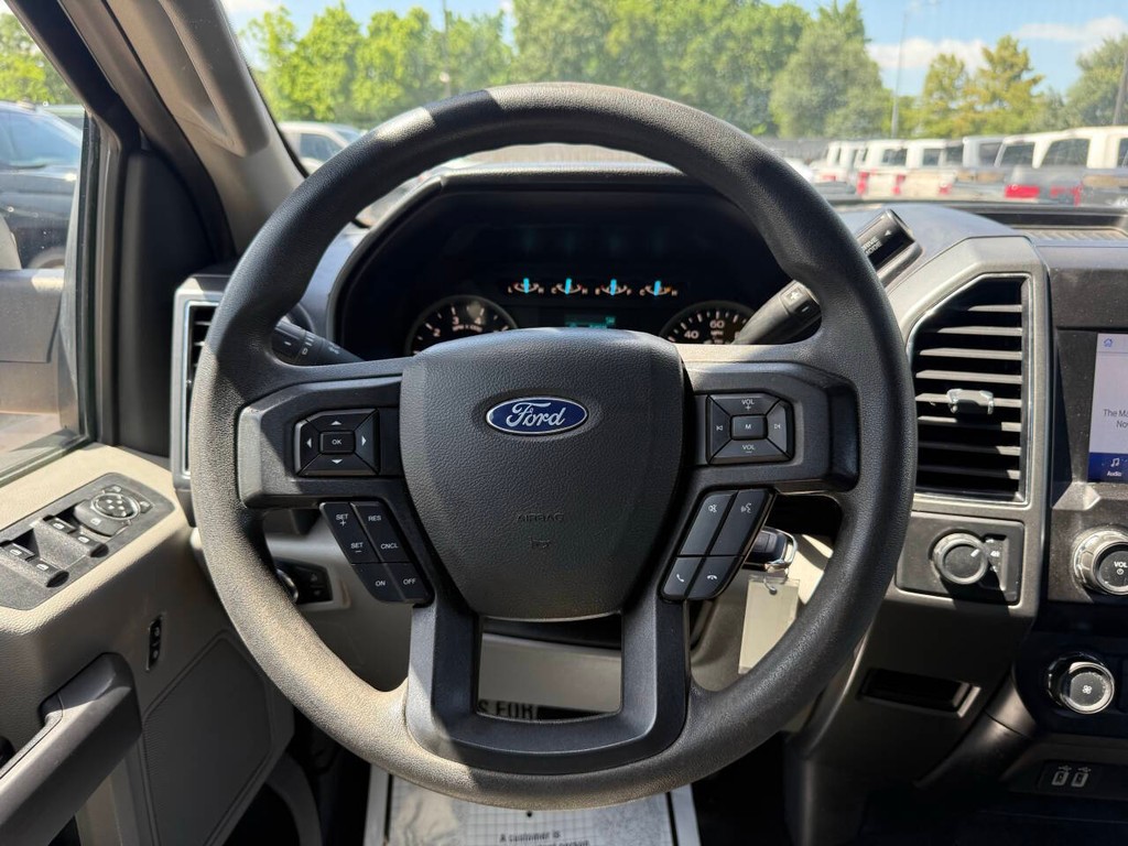 Ford F-150 Vehicle Full-screen Gallery Image 22