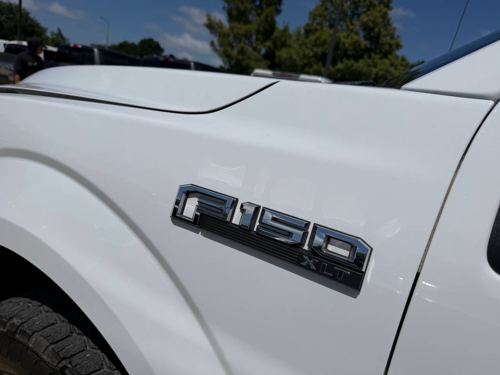 Ford F-150 Vehicle Full-screen Gallery Image 35