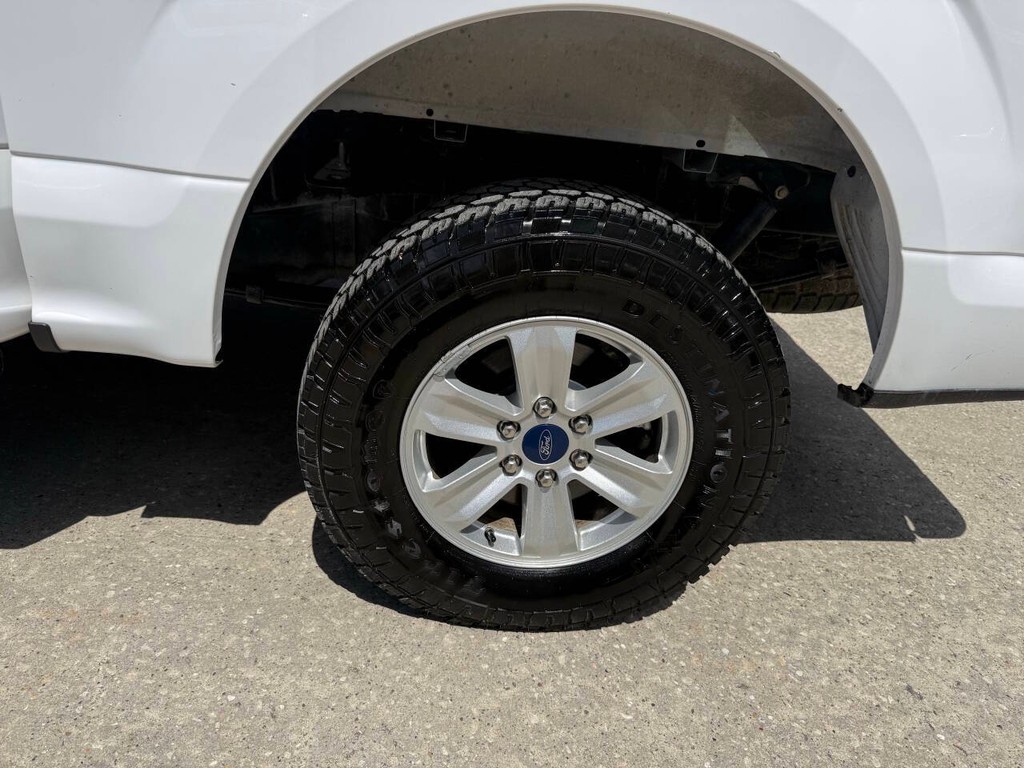 Ford F-150 Vehicle Full-screen Gallery Image 36