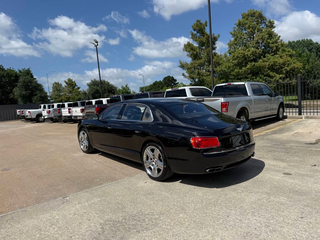 Bentley Flying Spur Vehicle Full-screen Gallery Image 04
