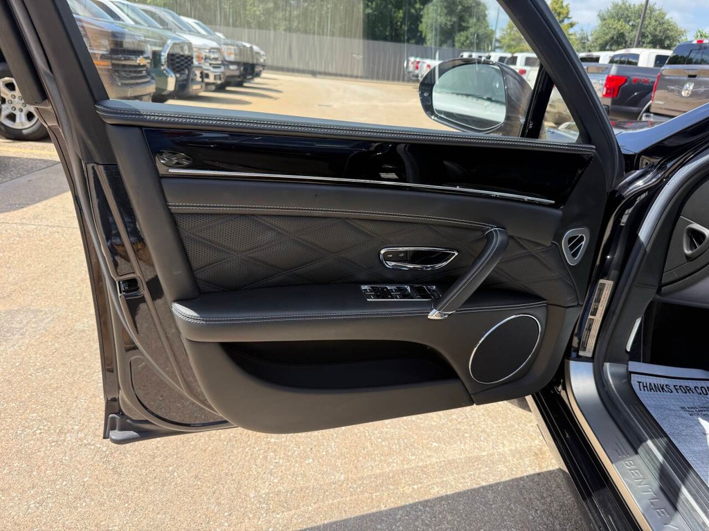 Bentley Flying Spur Vehicle Full-screen Gallery Image 08