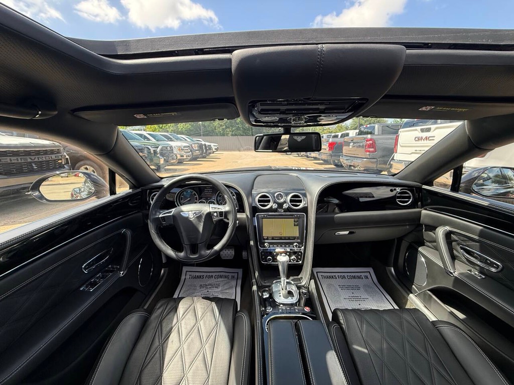Bentley Flying Spur Vehicle Full-screen Gallery Image 19