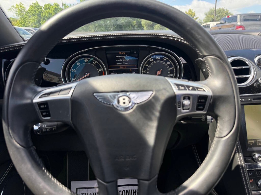 Bentley Flying Spur Vehicle Full-screen Gallery Image 24