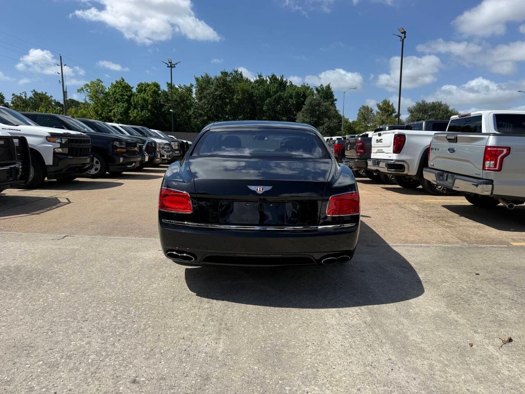 Bentley Flying Spur Vehicle Full-screen Gallery Image 40