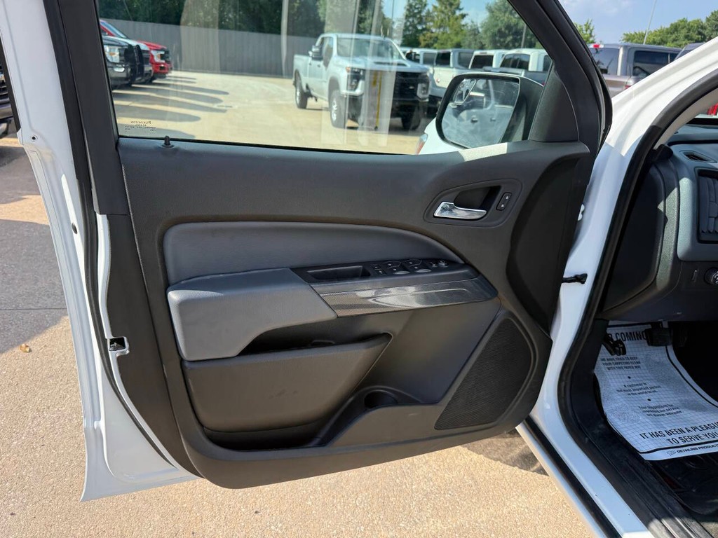 Chevrolet Colorado Vehicle Full-screen Gallery Image 08