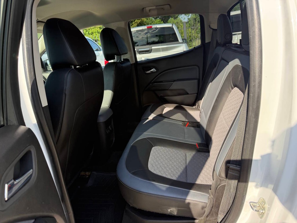 Chevrolet Colorado Vehicle Full-screen Gallery Image 13