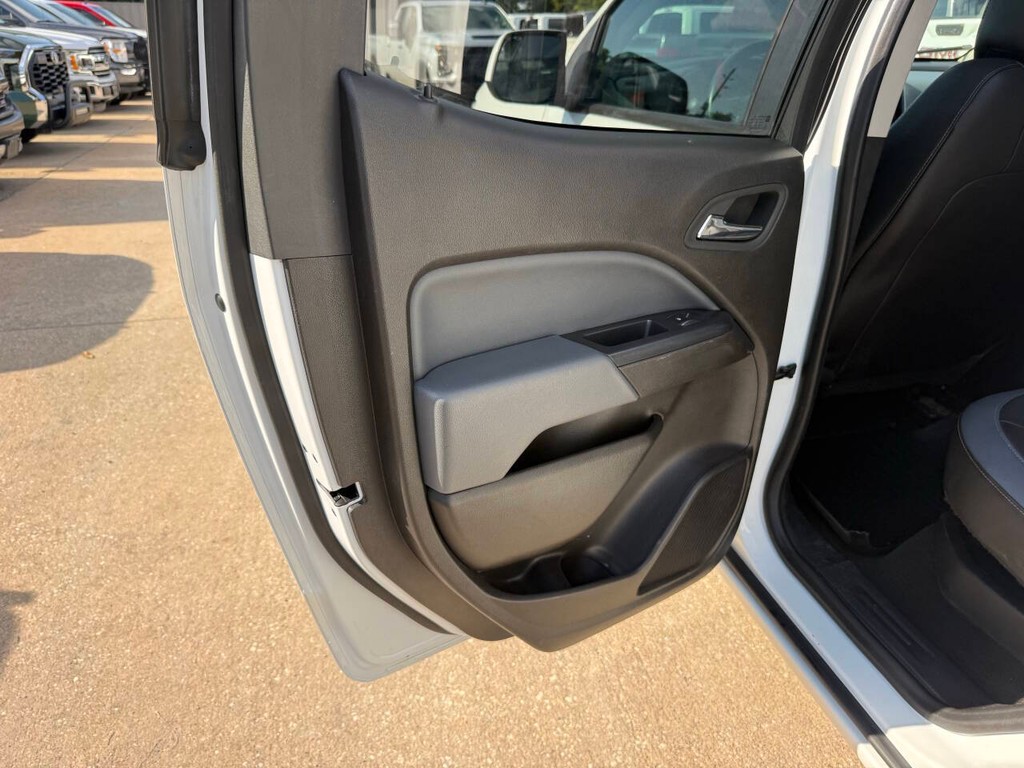 Chevrolet Colorado Vehicle Full-screen Gallery Image 14