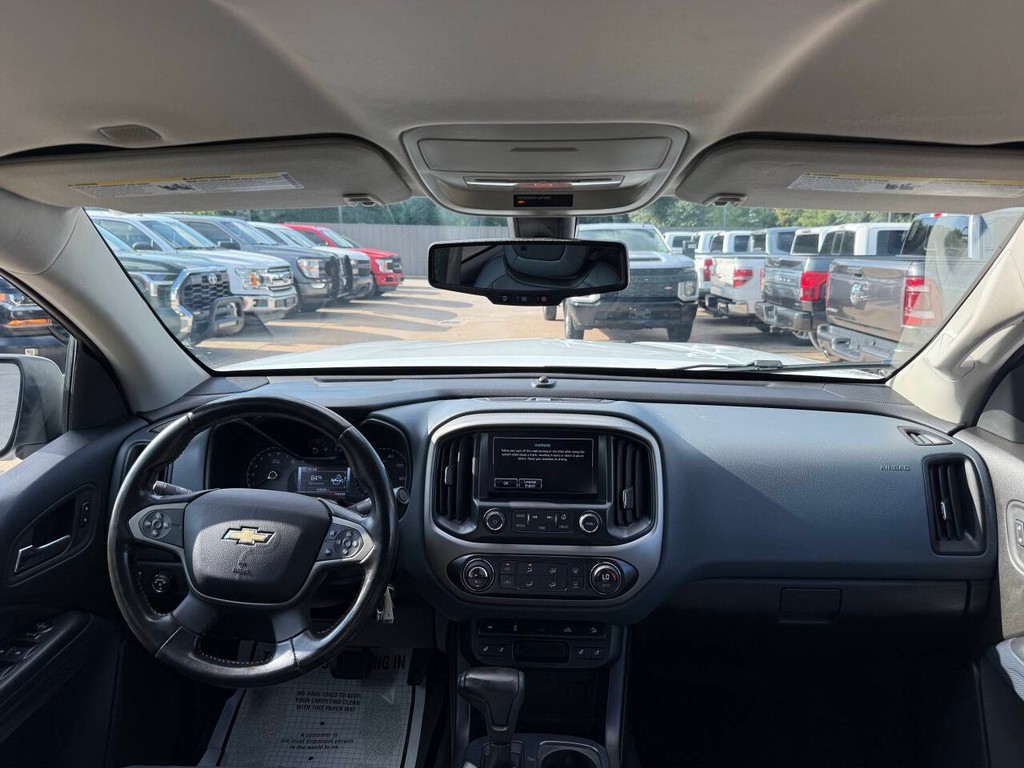 Chevrolet Colorado Vehicle Full-screen Gallery Image 17
