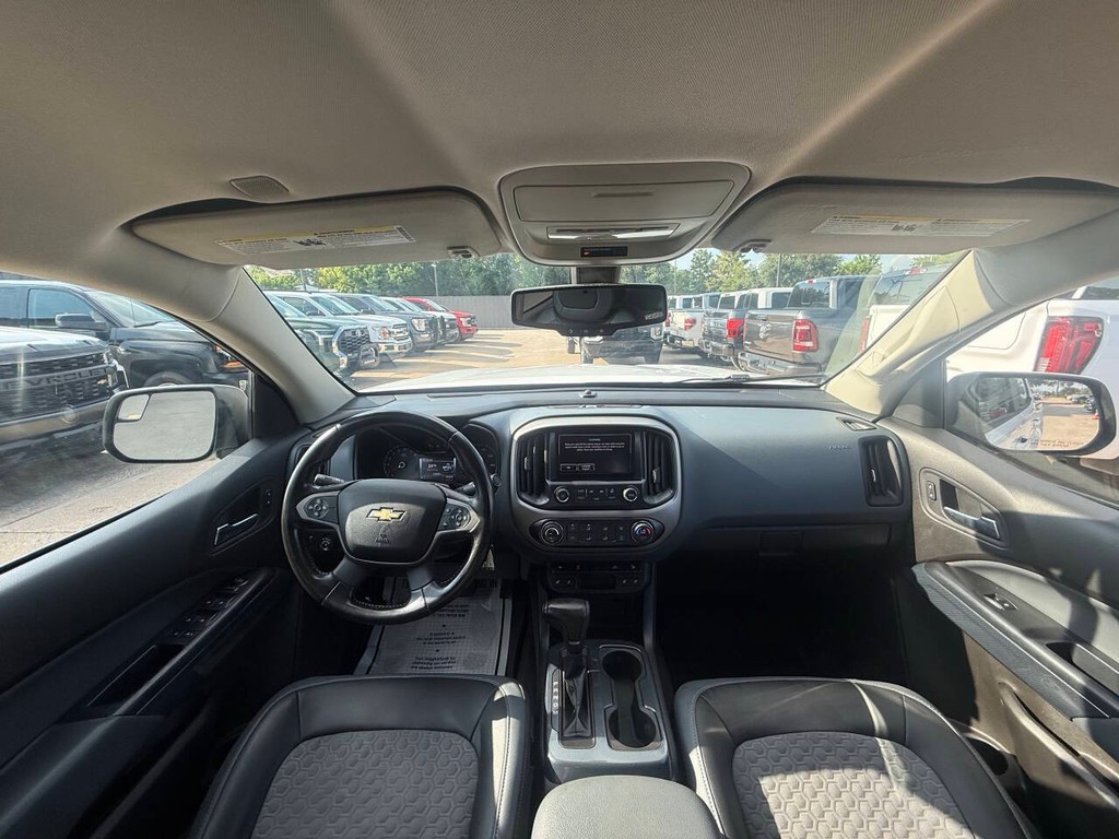 Chevrolet Colorado Vehicle Full-screen Gallery Image 18