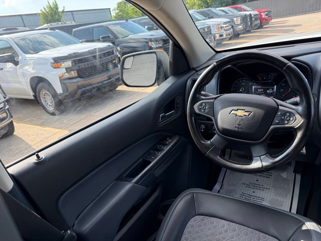 Chevrolet Colorado Vehicle Full-screen Gallery Image 19