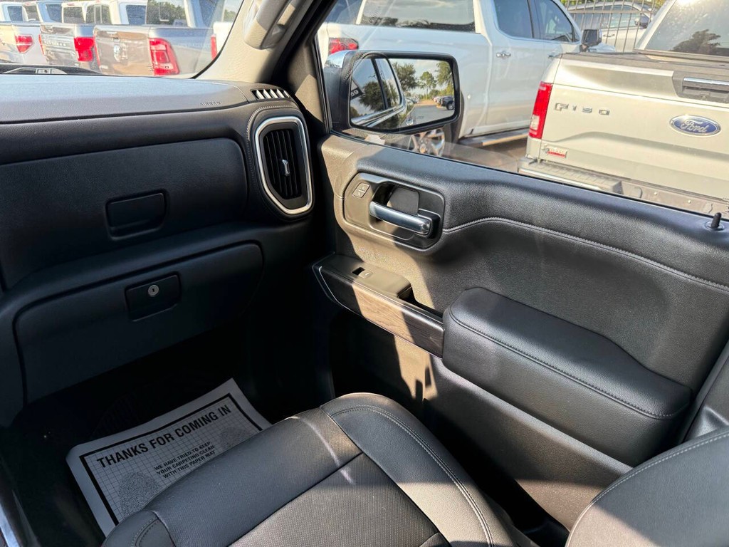 Chevrolet Silverado 1500 Vehicle Full-screen Gallery Image 20