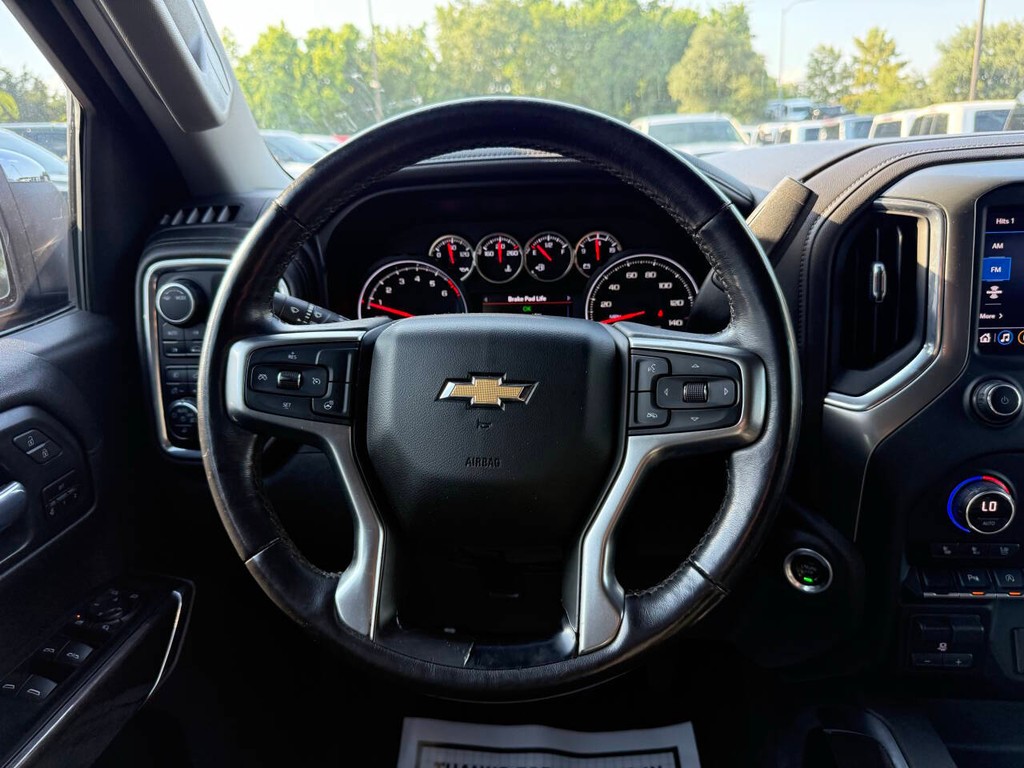 Chevrolet Silverado 1500 Vehicle Full-screen Gallery Image 23