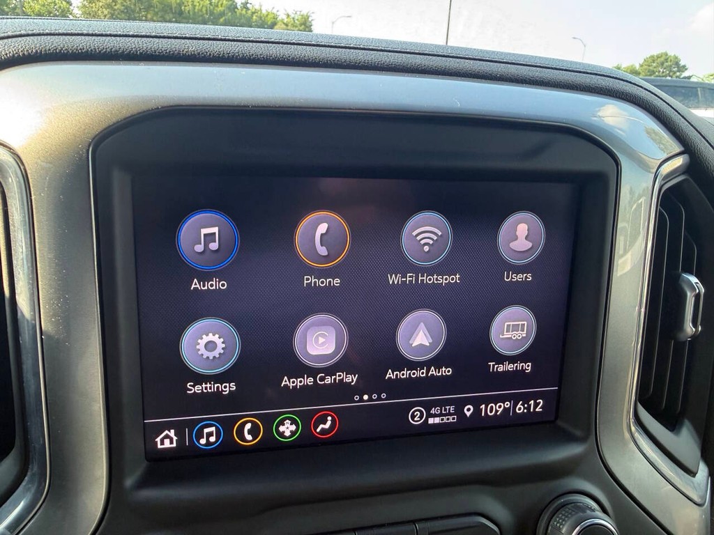 Chevrolet Silverado 1500 Vehicle Full-screen Gallery Image 27