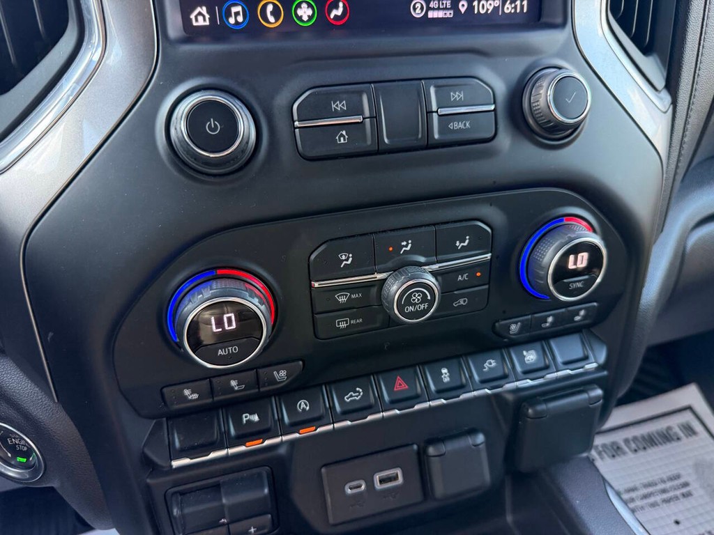 Chevrolet Silverado 1500 Vehicle Full-screen Gallery Image 30