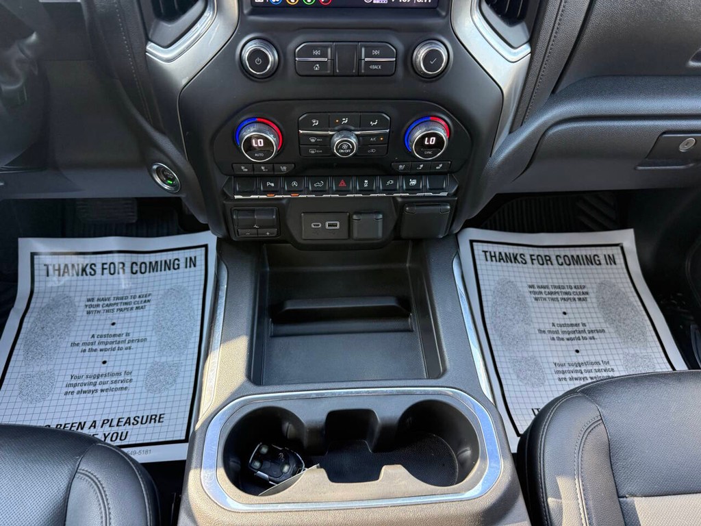 Chevrolet Silverado 1500 Vehicle Full-screen Gallery Image 32