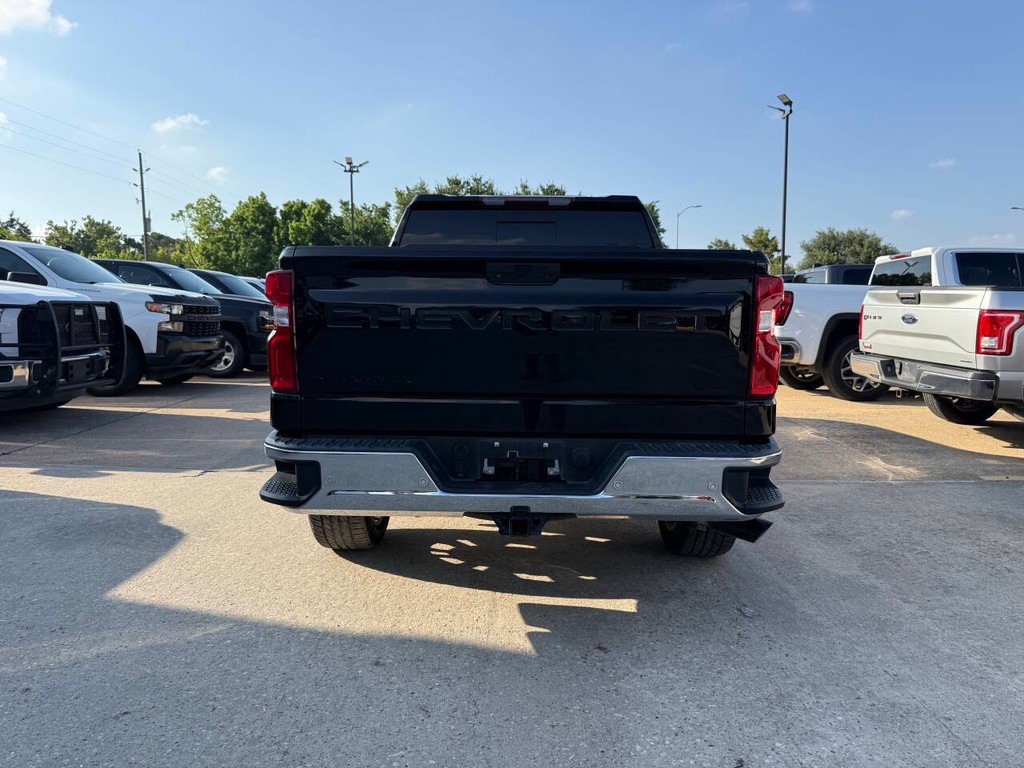 Chevrolet Silverado 1500 Vehicle Full-screen Gallery Image 42