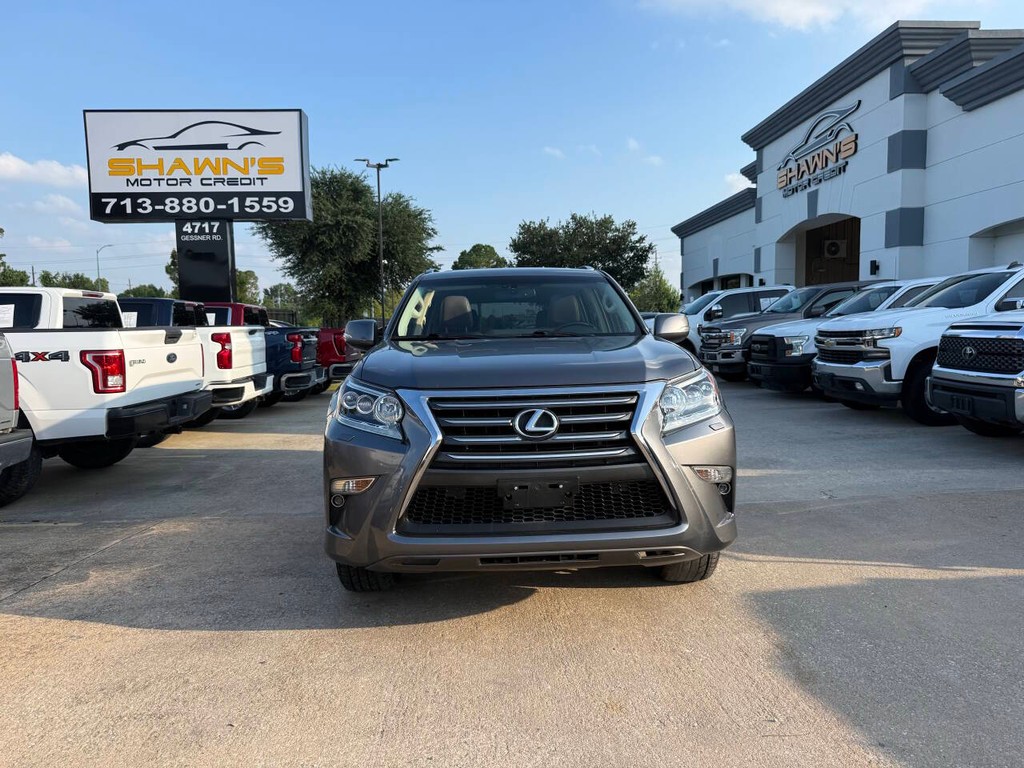 Lexus GX Vehicle Full-screen Gallery Image 44