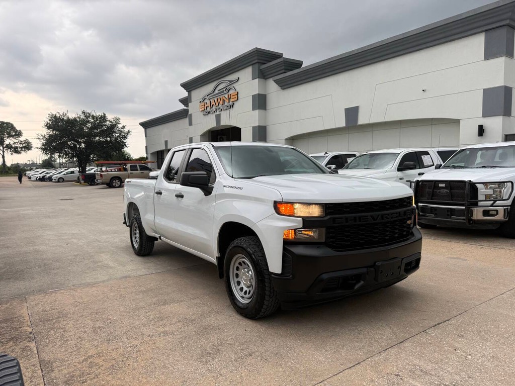 Chevrolet Silverado 1500 Vehicle Full-screen Gallery Image 02