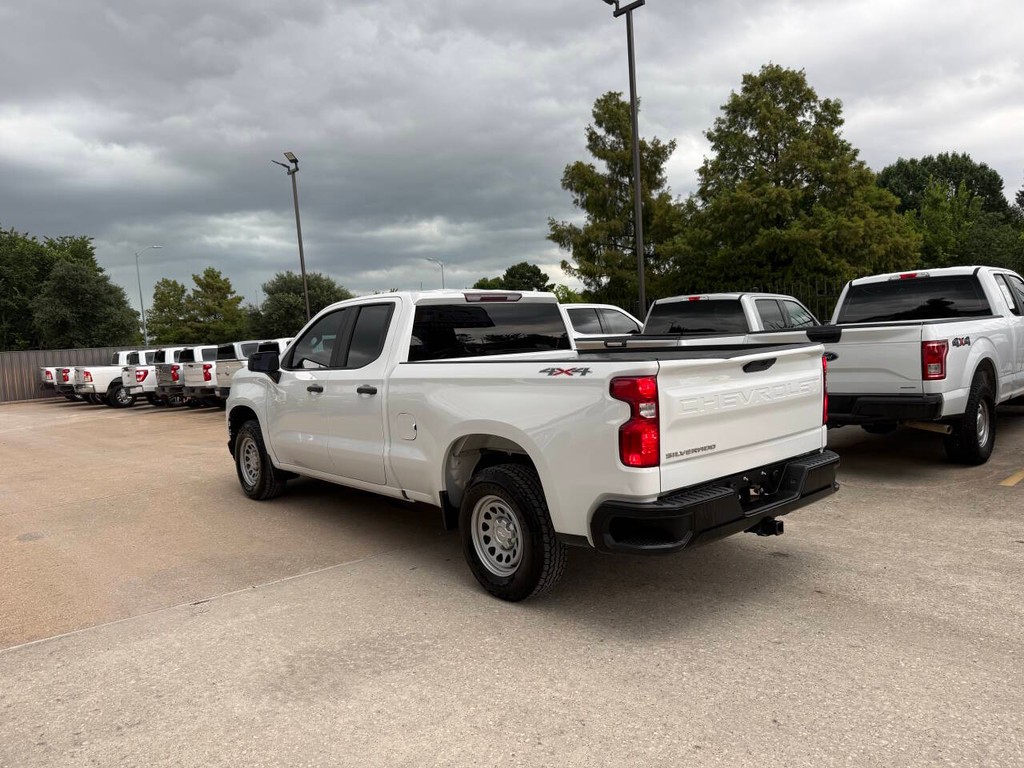 Chevrolet Silverado 1500 Vehicle Full-screen Gallery Image 04