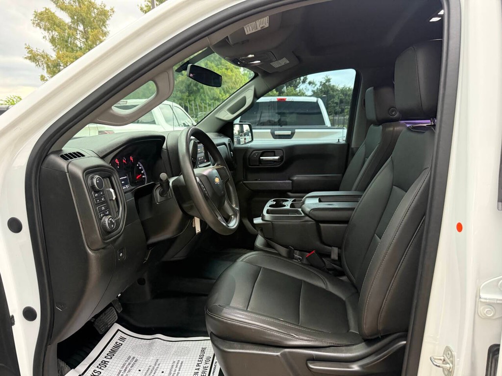 Chevrolet Silverado 1500 Vehicle Full-screen Gallery Image 07