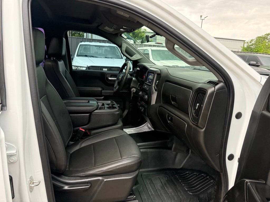 Chevrolet Silverado 1500 Vehicle Full-screen Gallery Image 10