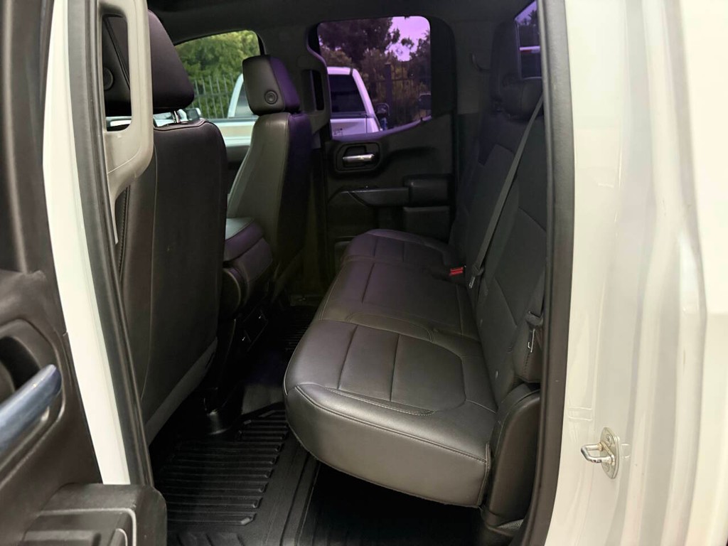 Chevrolet Silverado 1500 Vehicle Full-screen Gallery Image 13