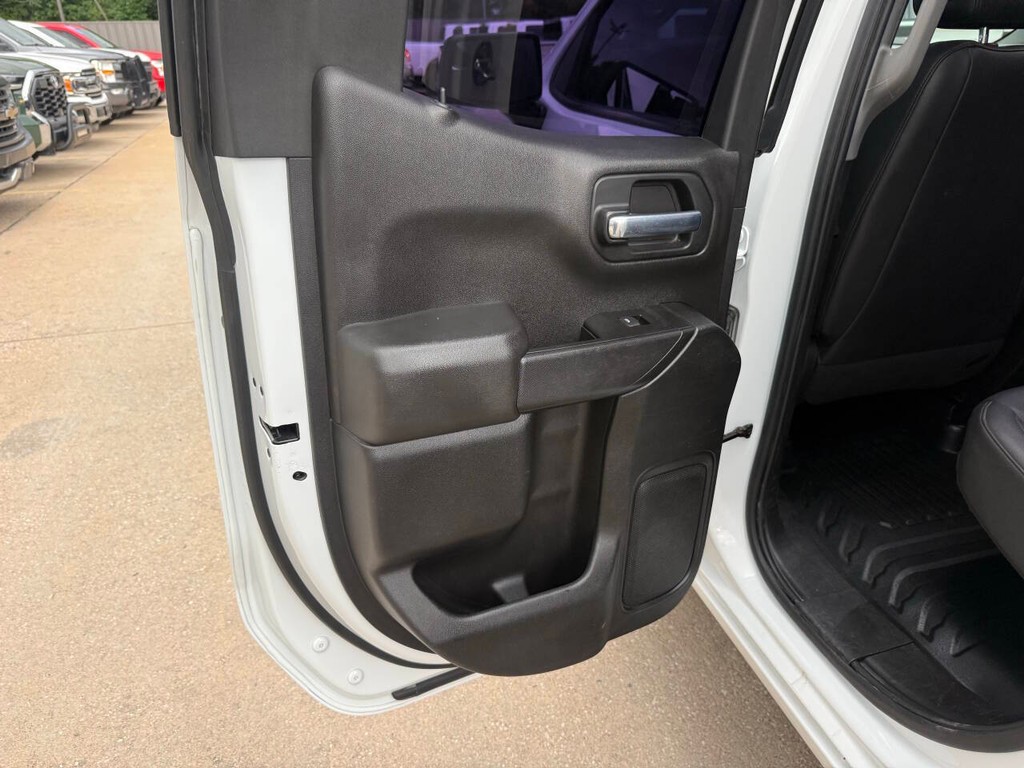 Chevrolet Silverado 1500 Vehicle Full-screen Gallery Image 14