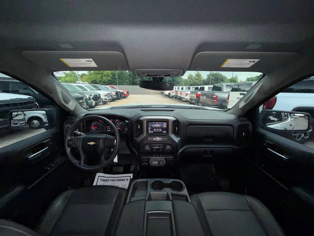 Chevrolet Silverado 1500 Vehicle Full-screen Gallery Image 15