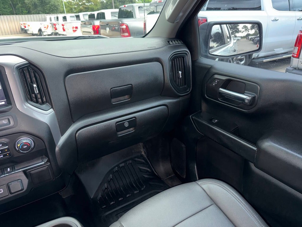 Chevrolet Silverado 1500 Vehicle Full-screen Gallery Image 20