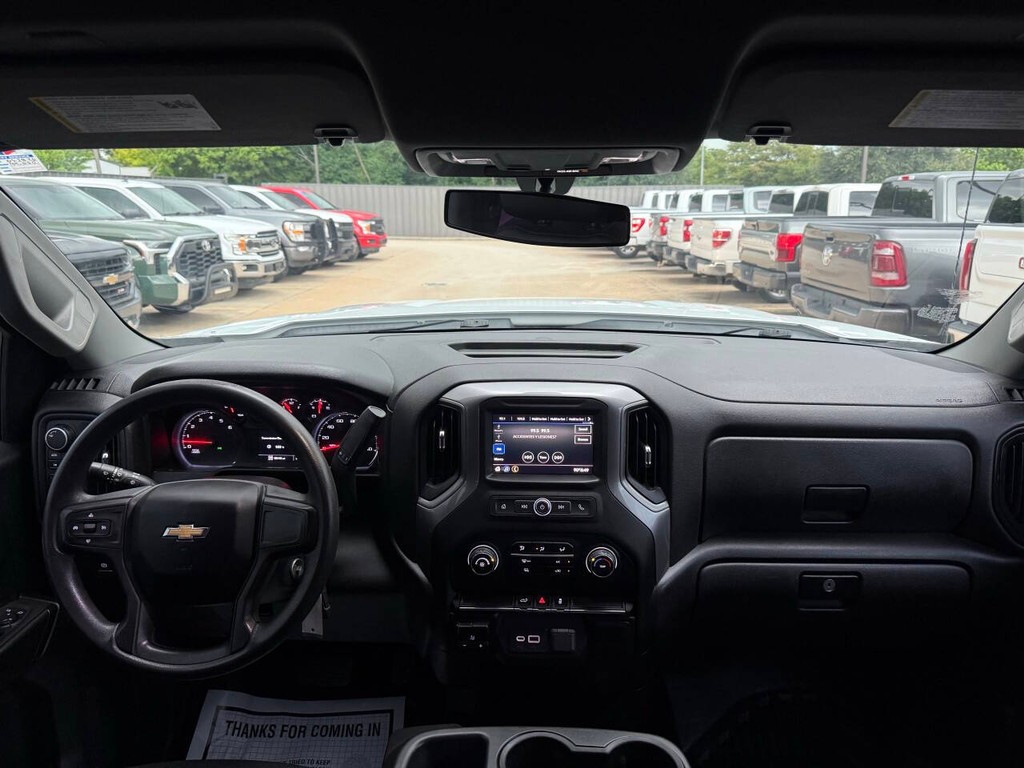 Chevrolet Silverado 1500 Vehicle Full-screen Gallery Image 21