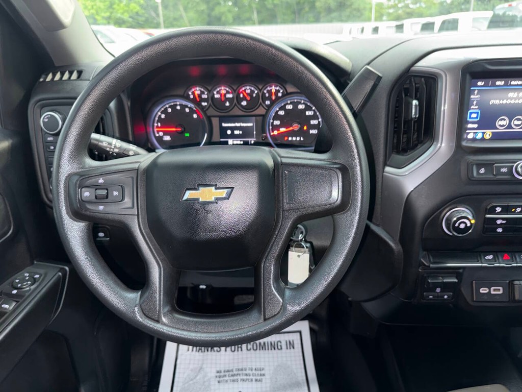 Chevrolet Silverado 1500 Vehicle Full-screen Gallery Image 23