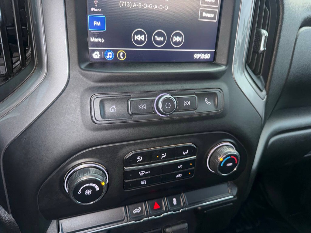 Chevrolet Silverado 1500 Vehicle Full-screen Gallery Image 28