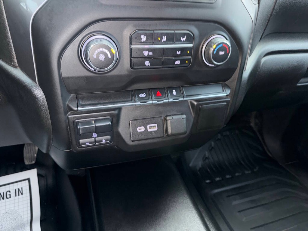 Chevrolet Silverado 1500 Vehicle Full-screen Gallery Image 29
